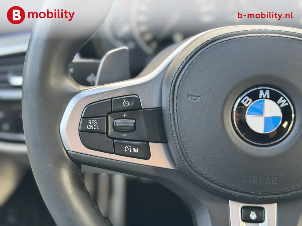 530i High Executive M-Sport 'Mediterran Blau' Trekhaak 2.000kg | Head-Up | Harman Kardon | Driving Assist. | DAB