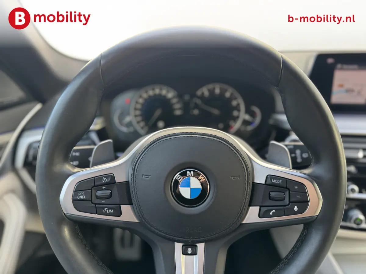 530i High Executive M-Sport 'Mediterran Blau' Trekhaak 2.000kg | Head-Up | Harman Kardon | Driving Assist. | DAB