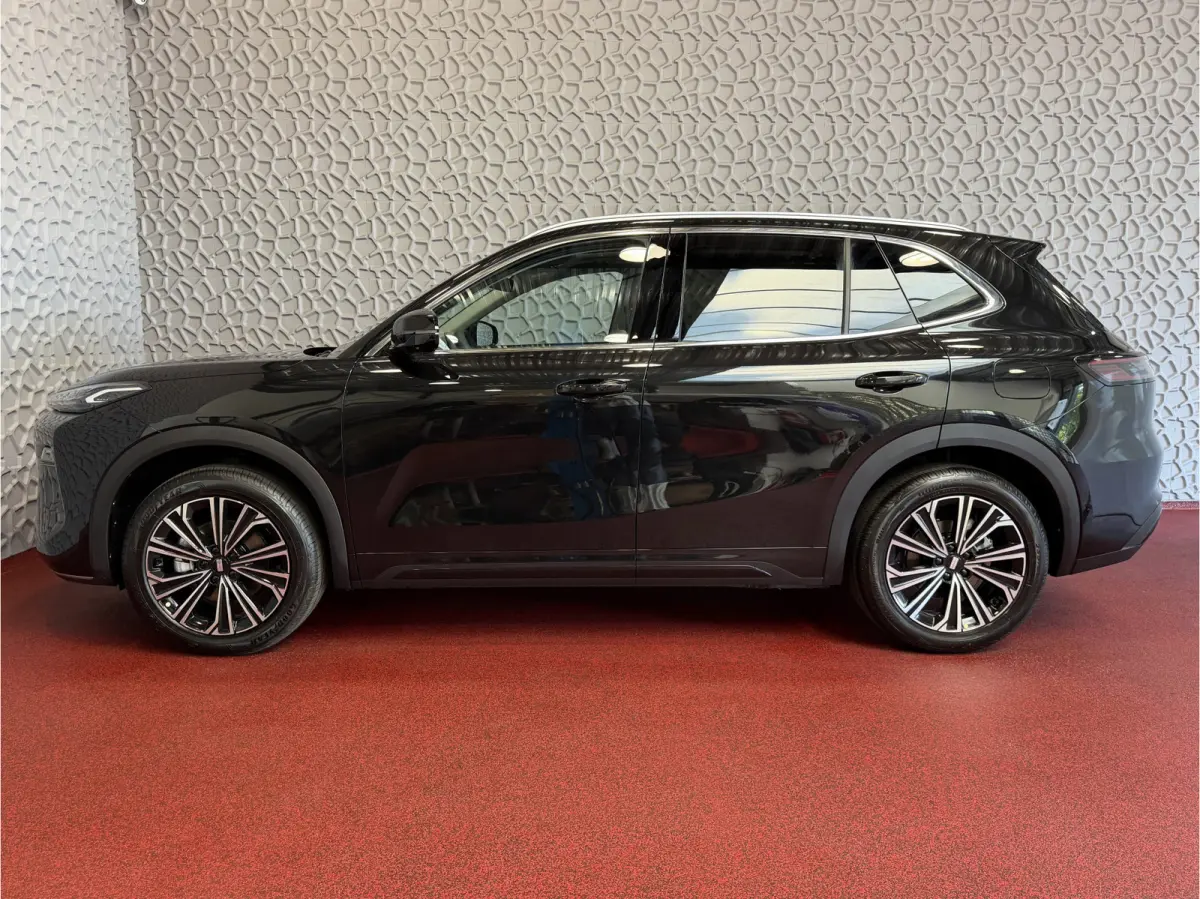 MAX+ PHEV LONG RANGE | BRUIN LEER | 29,8 kWh ACCU | 136 KM WLTP | PANORAMADAK | STOELVERWARMING/KOELING | LEER | MET MASSAGE Geely Wijchen