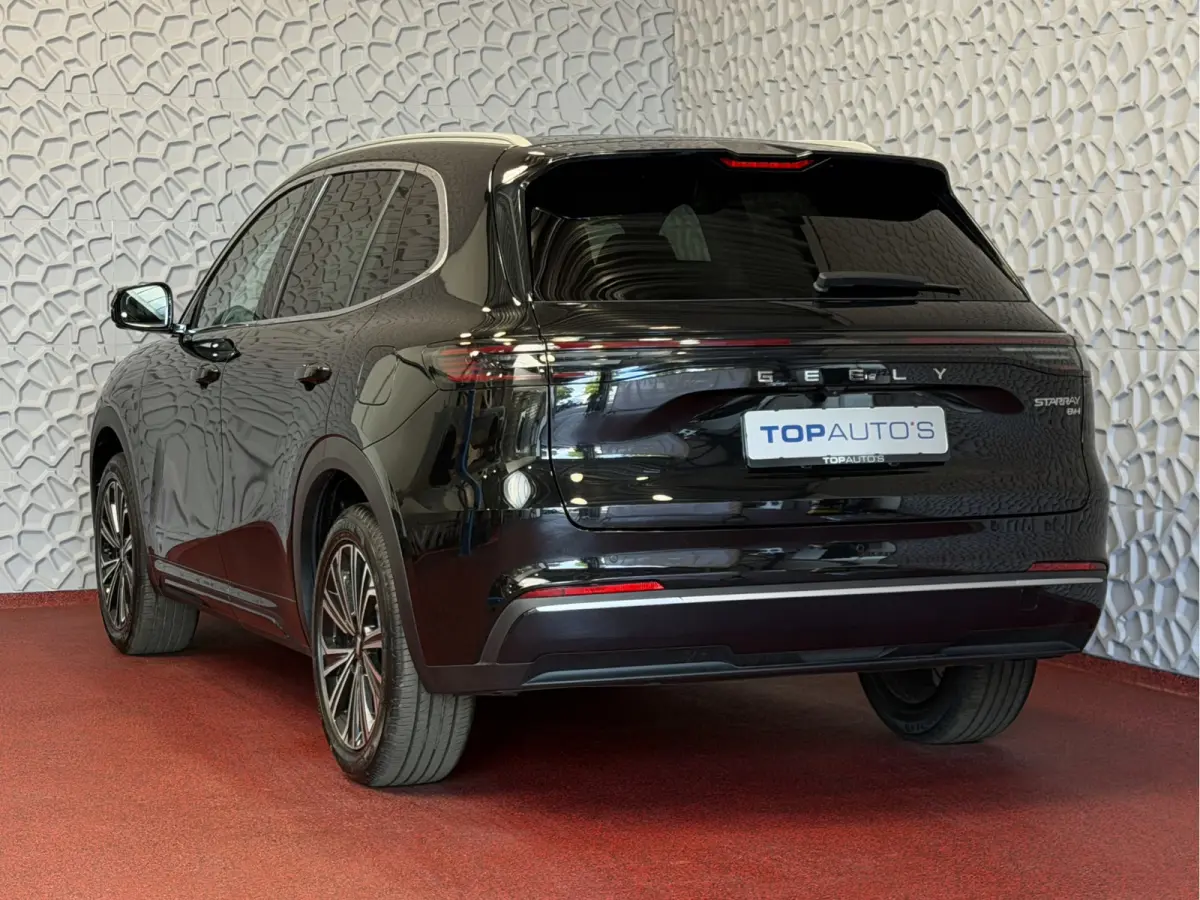 MAX+ PHEV LONG RANGE | BRUIN LEER | 29,8 kWh ACCU | 136 KM WLTP | PANORAMADAK | STOELVERWARMING/KOELING | LEER | MET MASSAGE Geely Wijchen