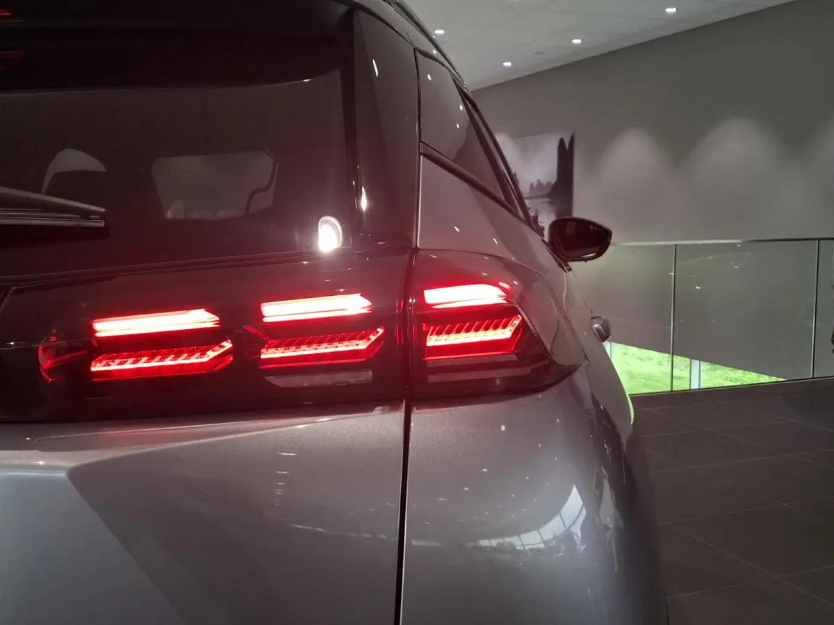 100 Allure | Navigatie | Climate control | Apple Carplay/Android Auto