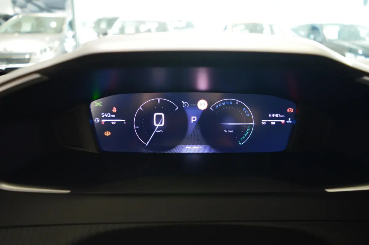 100 Allure | Navigatie | Climate control | Apple Carplay/Android Auto