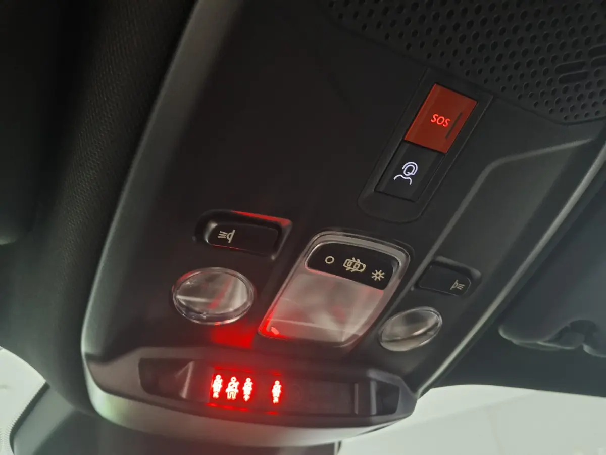 100 Allure | Navigatie | Climate control | Apple Carplay/Android Auto