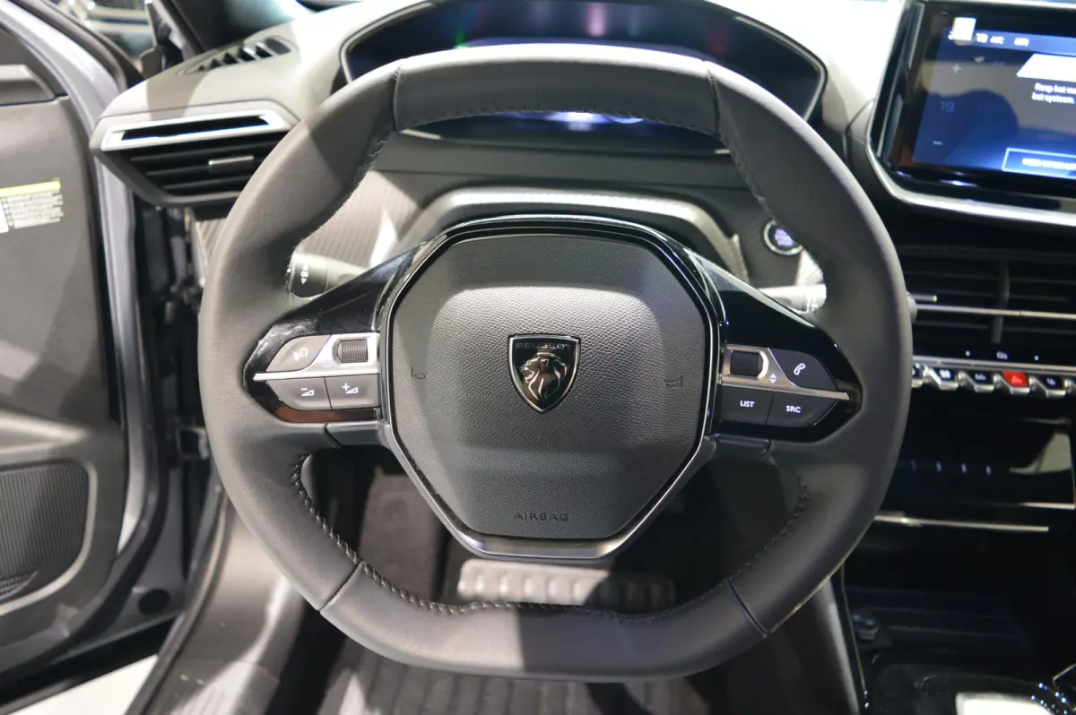 100 Allure | Navigatie | Climate control | Apple Carplay/Android Auto