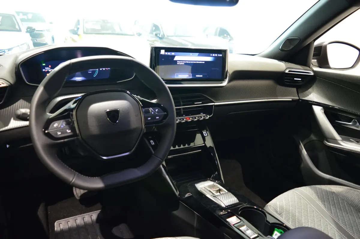 100 Allure | Navigatie | Climate control | Apple Carplay/Android Auto