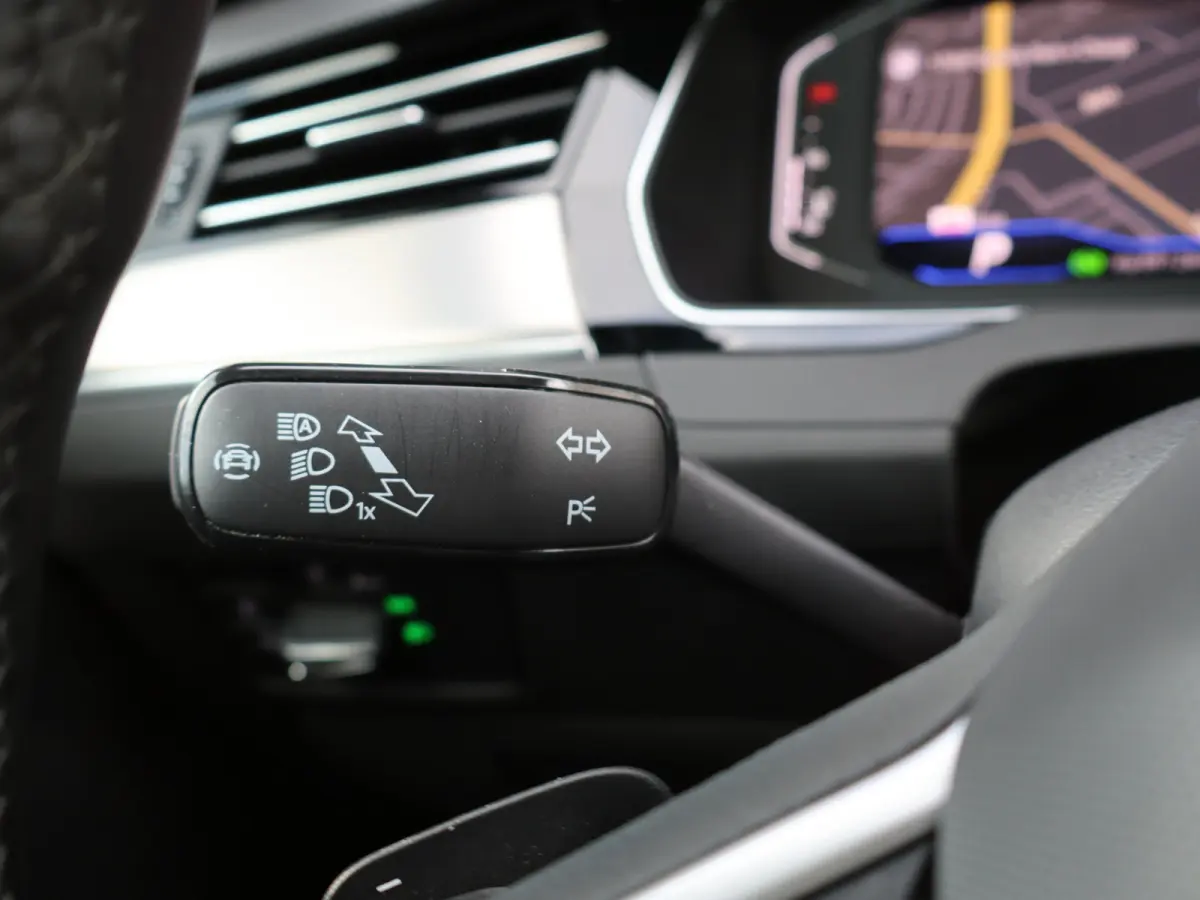 1.5 TSI R-Line Business + NL-auto NAP LEER TREKHAAK I 1ste eig. I 2X R-line I Keyless I  I 17" I Virtual I Camera I Leer I Trekhaak I Winterpakket I