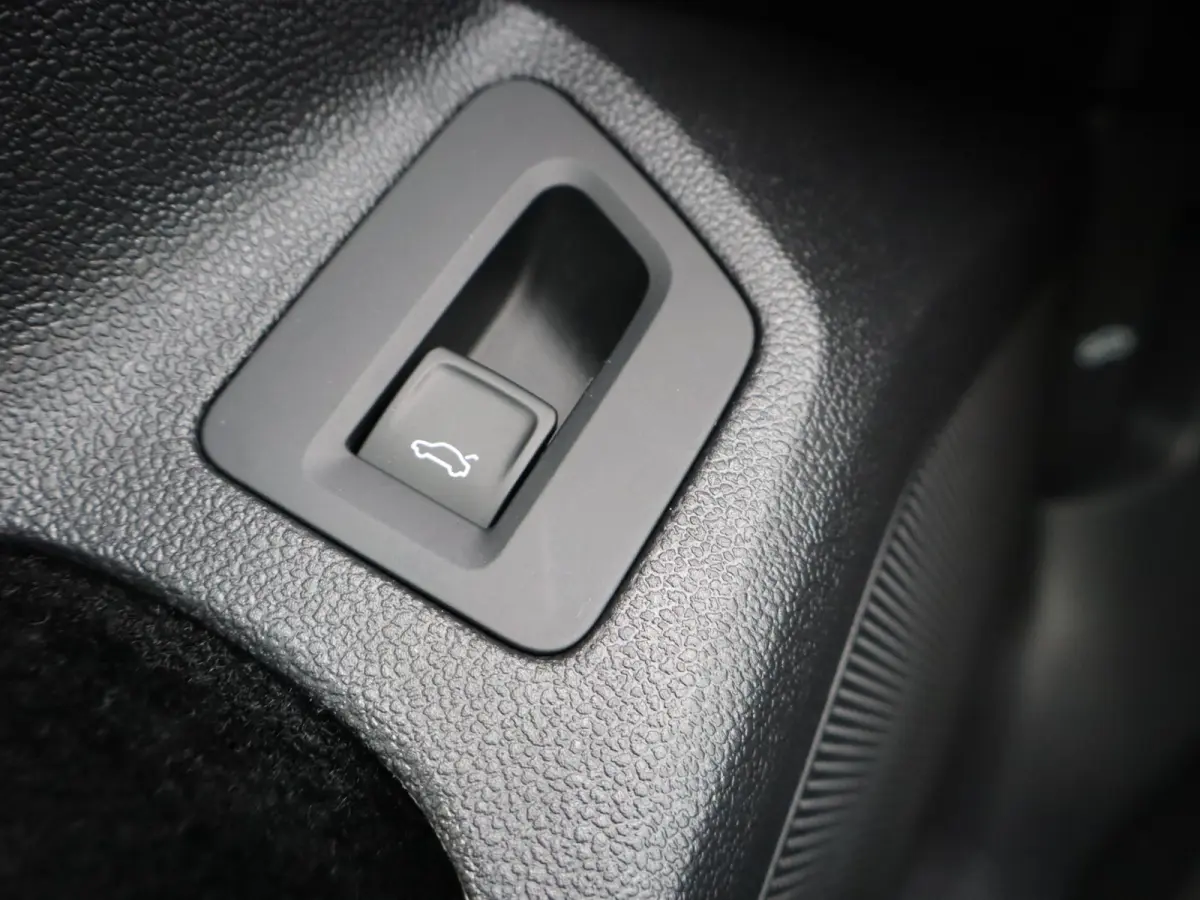 1.5 TSI R-Line Business + NL-auto NAP LEER TREKHAAK I 1ste eig. I 2X R-line I Keyless I  I 17" I Virtual I Camera I Leer I Trekhaak I Winterpakket I