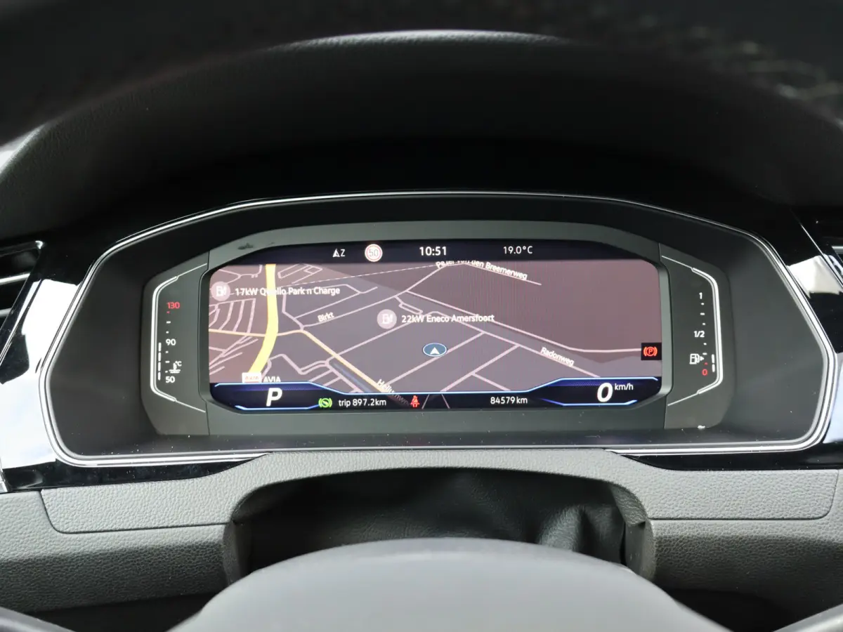1.5 TSI R-Line Business + NL-auto NAP LEER TREKHAAK I 1ste eig. I 2X R-line I Keyless I  I 17" I Virtual I Camera I Leer I Trekhaak I Winterpakket I