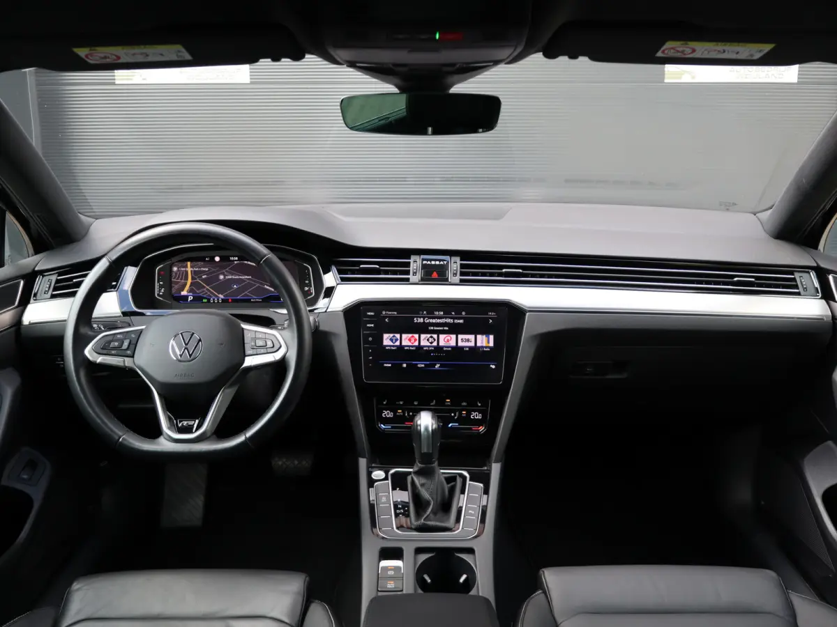 1.5 TSI R-Line Business + NL-auto NAP LEER TREKHAAK I 1ste eig. I 2X R-line I Keyless I  I 17" I Virtual I Camera I Leer I Trekhaak I Winterpakket I