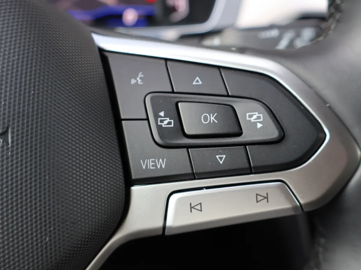 1.5 TSI R-Line Business + NL-auto NAP LEER TREKHAAK I 1ste eig. I 2X R-line I Keyless I  I 17" I Virtual I Camera I Leer I Trekhaak I Winterpakket I