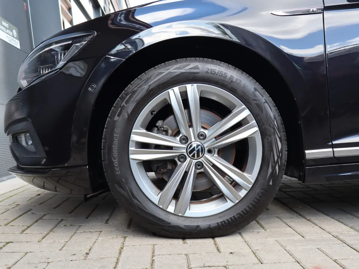 1.5 TSI R-Line Business + NL-auto NAP LEER TREKHAAK I 1ste eig. I 2X R-line I Keyless I  I 17" I Virtual I Camera I Leer I Trekhaak I Winterpakket I