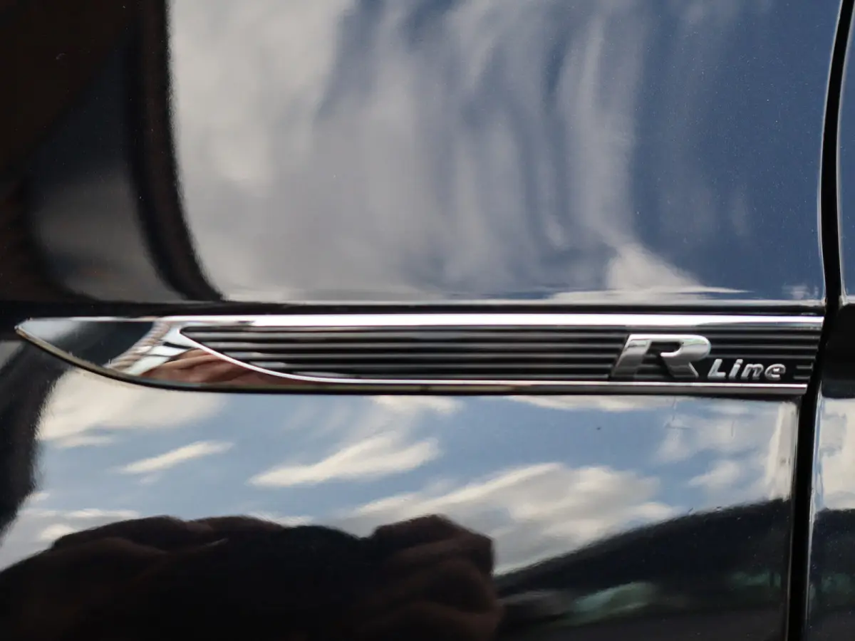 1.5 TSI R-Line Business + NL-auto NAP LEER TREKHAAK I 1ste eig. I 2X R-line I Keyless I  I 17" I Virtual I Camera I Leer I Trekhaak I Winterpakket I
