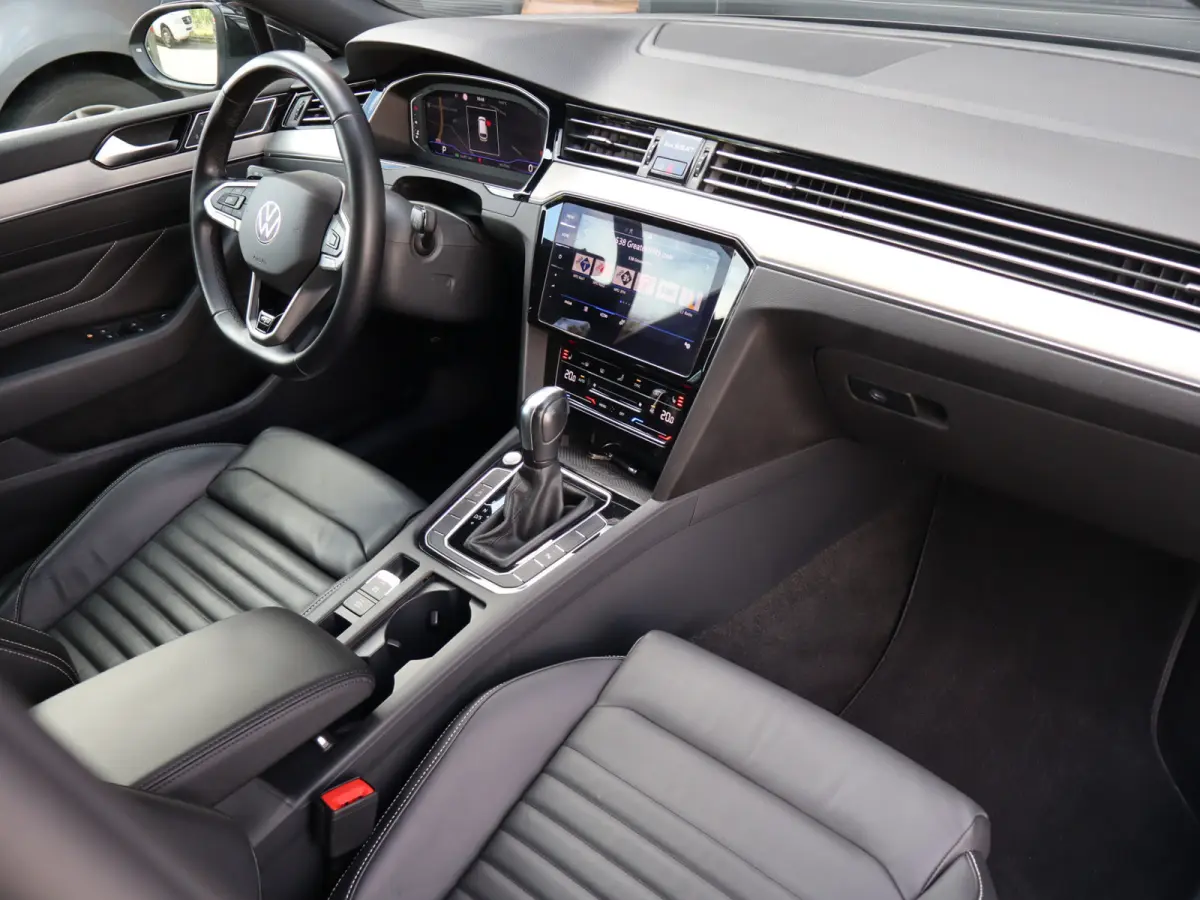1.5 TSI R-Line Business + NL-auto NAP LEER TREKHAAK I 1ste eig. I 2X R-line I Keyless I  I 17" I Virtual I Camera I Leer I Trekhaak I Winterpakket I