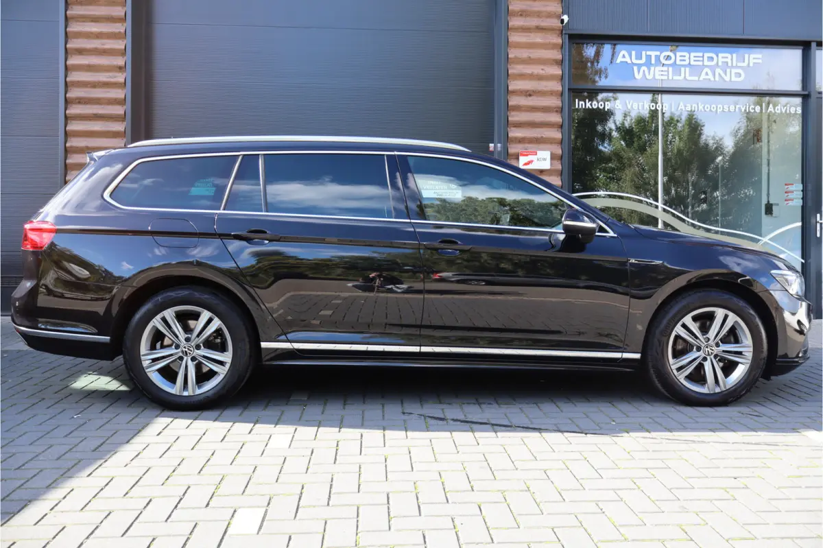1.5 TSI R-Line Business + NL-auto NAP LEER TREKHAAK I 1ste eig. I 2X R-line I Keyless I  I 17" I Virtual I Camera I Leer I Trekhaak I Winterpakket I