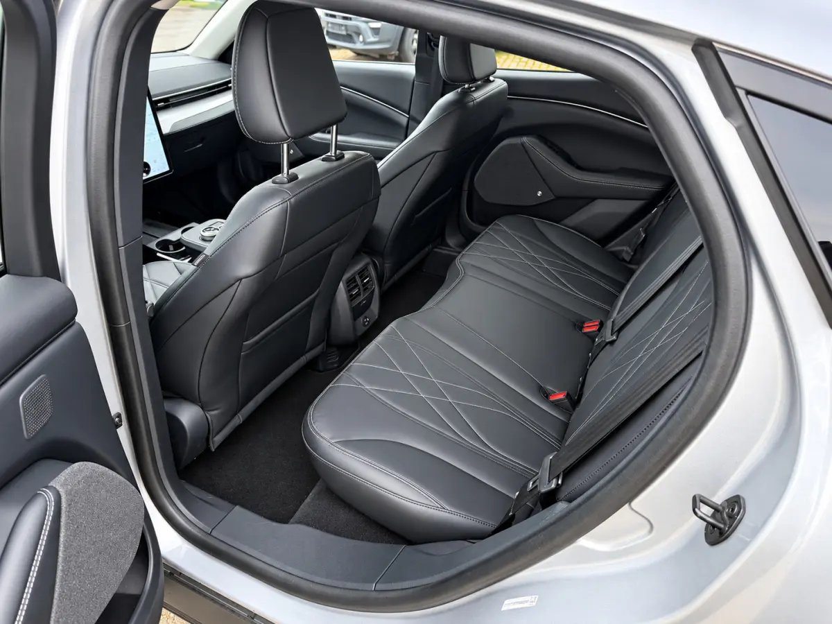 RWD 75 kWh | Apple Carplay/Android | Cruise control ad | Led | Camera | Leder | Full navi