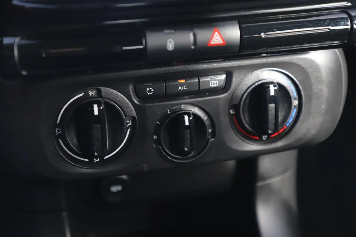 1.2 PureTech You Stoelverwarming Airco Radio Bluetooth Cruise Control Rijstrooksensor