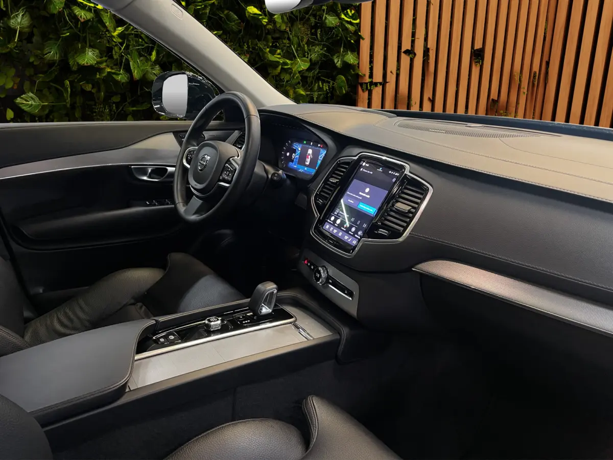 2.0 T8 Recharge AWD Ultimate Dark | Trekhaak | Head-up | Harman/Kardon | Memory
