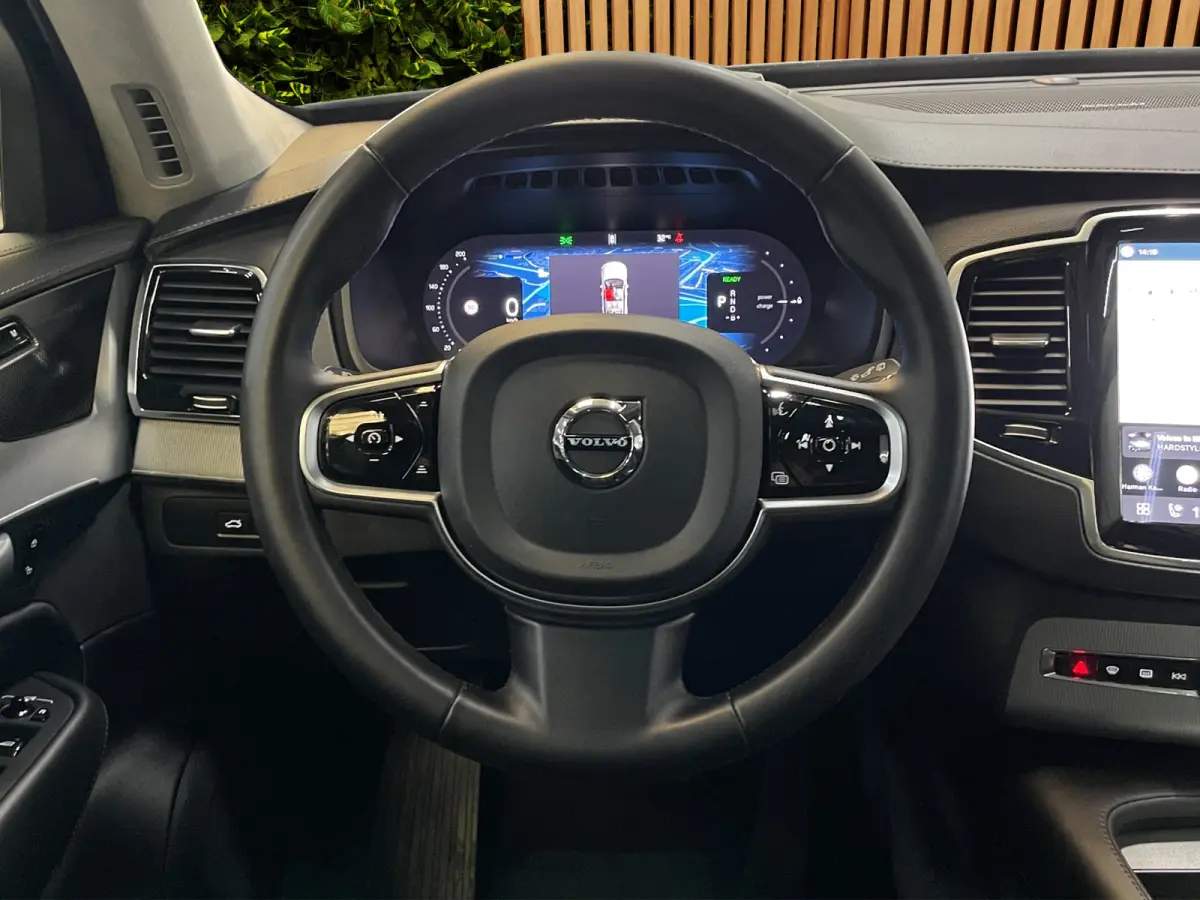 2.0 T8 Recharge AWD Ultimate Dark | Trekhaak | Head-up | Harman/Kardon | Memory