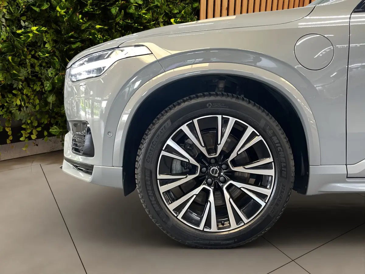 2.0 T8 Recharge AWD Ultimate Dark | Trekhaak | Head-up | Harman/Kardon | Memory