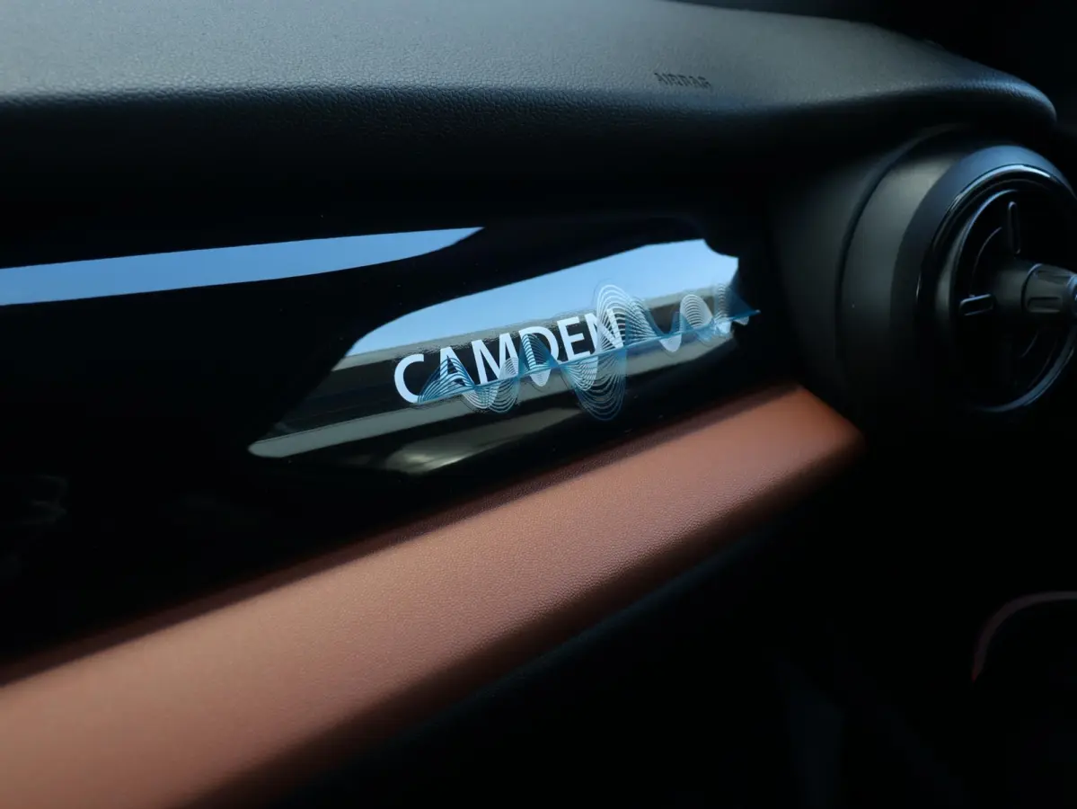 Cooper | Camden Edition + Panodak + Apple Carplay + Sportstoelen + Camera + Comfort Access + LED + Verwarmd Stuurwiel + 17'' LMV
