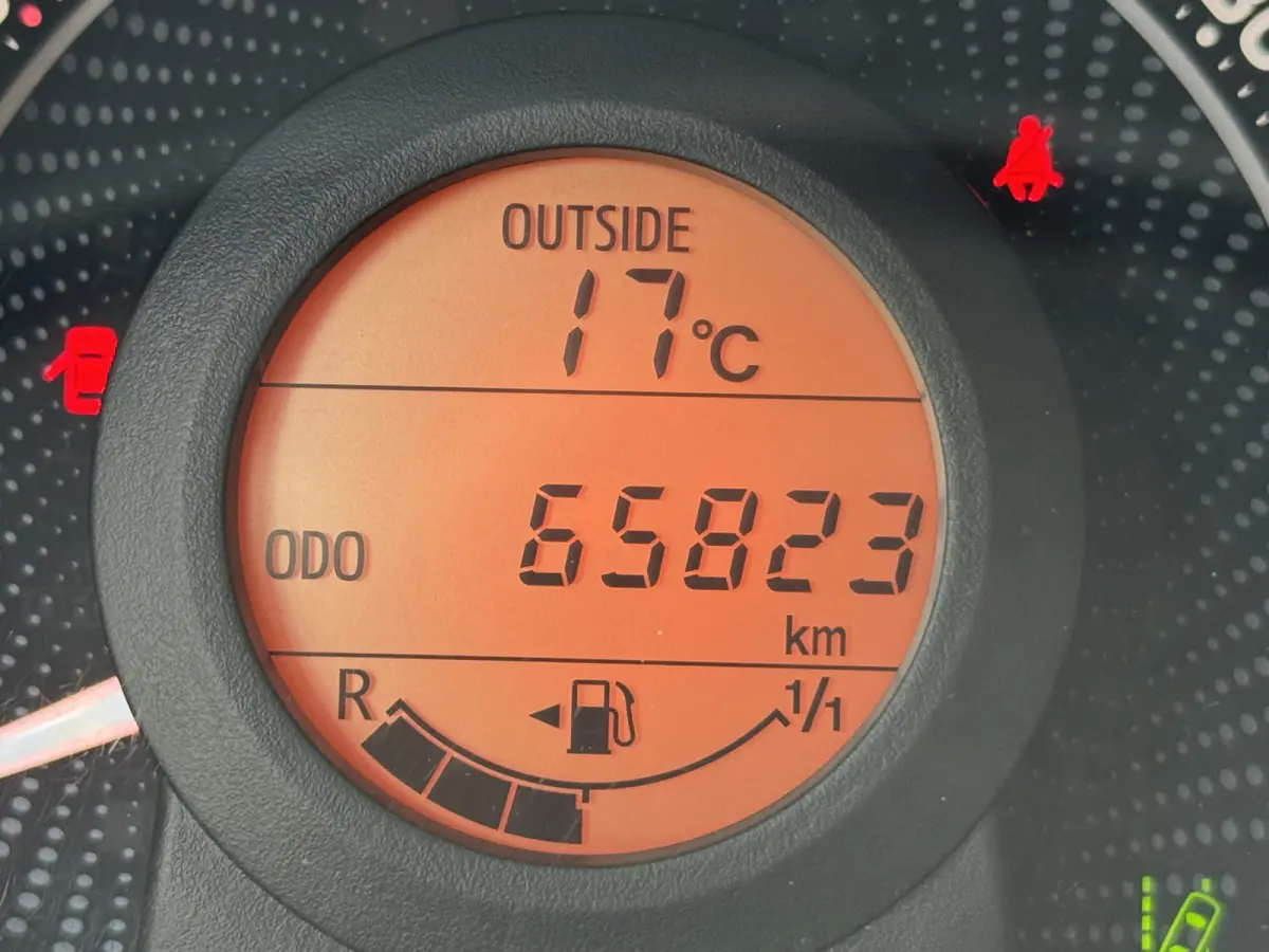 1.0 VVT-i X 5drs Camera Carplay