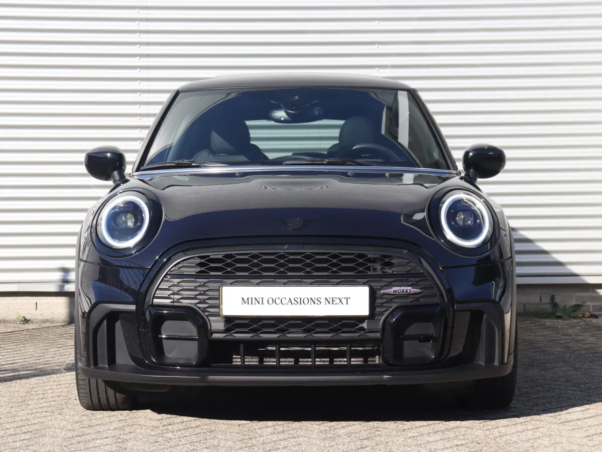 Cooper | Rockingham GT + John Cooper Works Pakket + Panodak + Sportstoelen + Apple Carplay + Adaptief Onderstel + Verwarmbare Voorstoelen + 18'' LMV