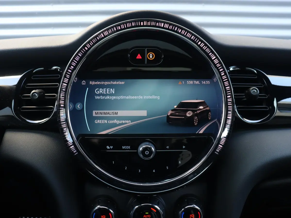 Cooper | Rockingham GT + John Cooper Works Pakket + Panodak + Sportstoelen + Apple Carplay + Adaptief Onderstel + Verwarmbare Voorstoelen + 18'' LMV