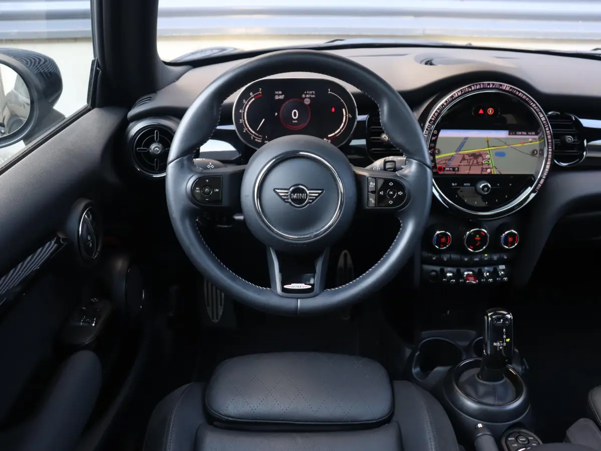 Cooper | Rockingham GT + John Cooper Works Pakket + Panodak + Sportstoelen + Apple Carplay + Adaptief Onderstel + Verwarmbare Voorstoelen + 18'' LMV