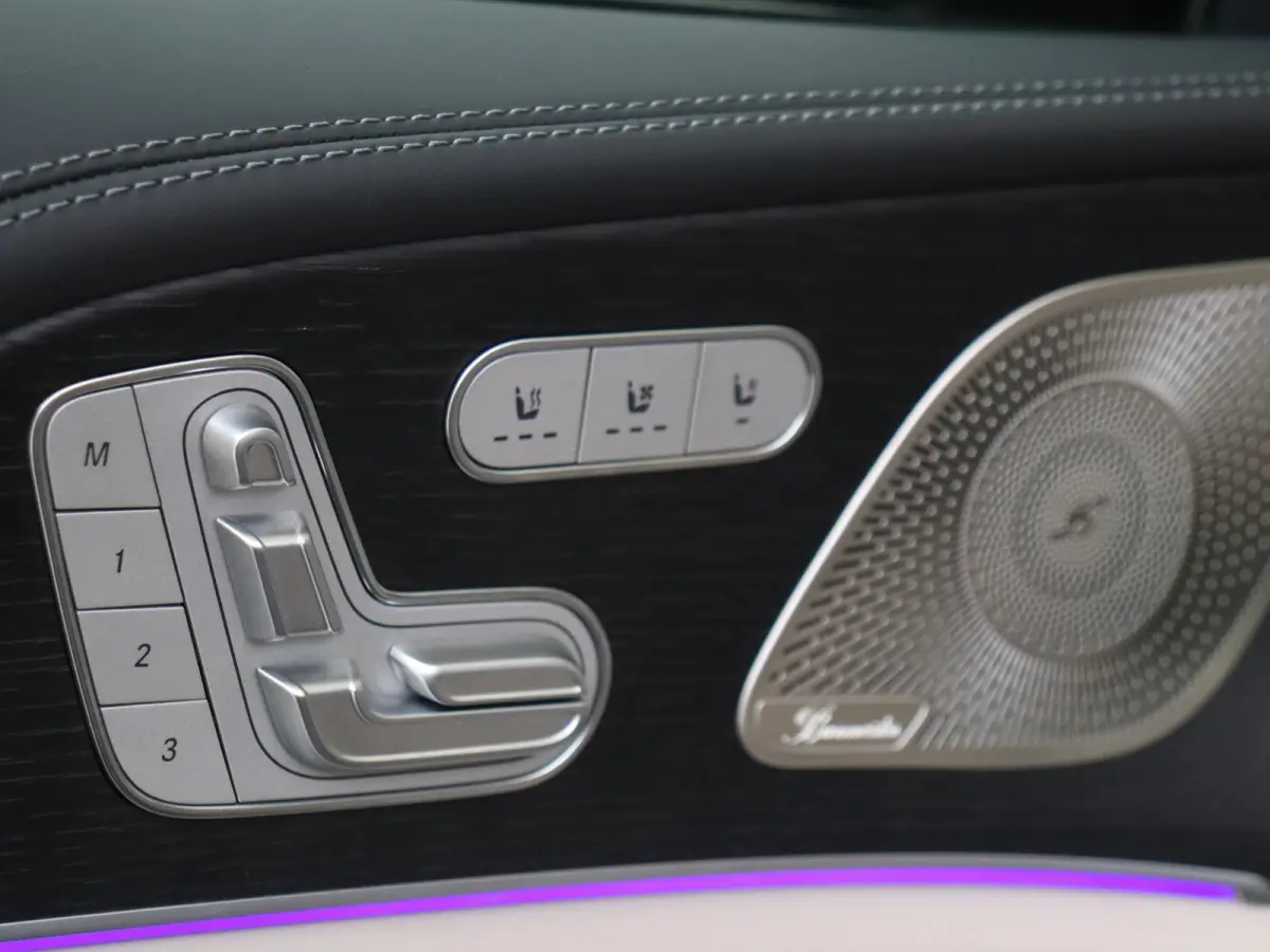 AMG 63 S 4MATIC+ Premium Plus Keramisch/ Panoramadak /Nappa leder /Rijassistentiepakket /Massage stoelen /Burmester