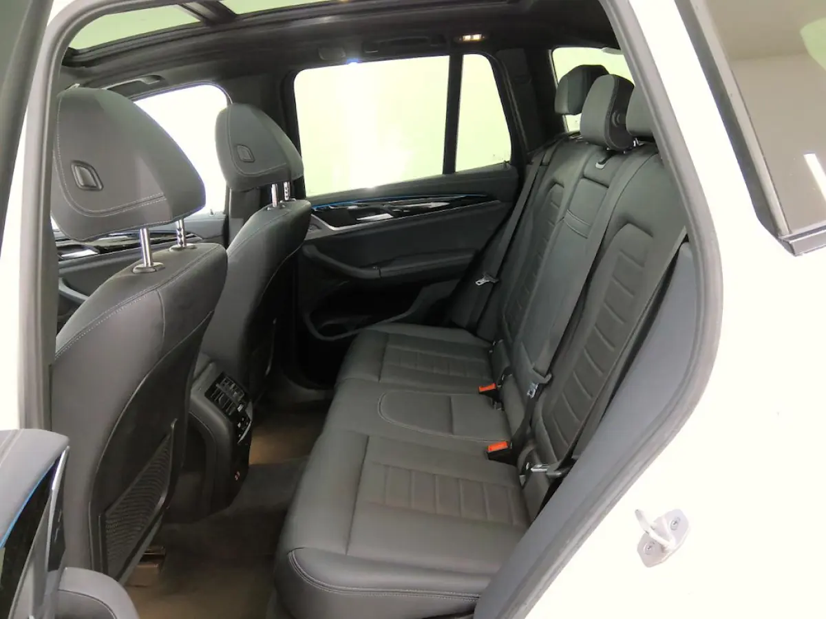 Executive 80 kWh SOH 96% 3 Fase [trekhaak Panorama Navi Apple / Andr