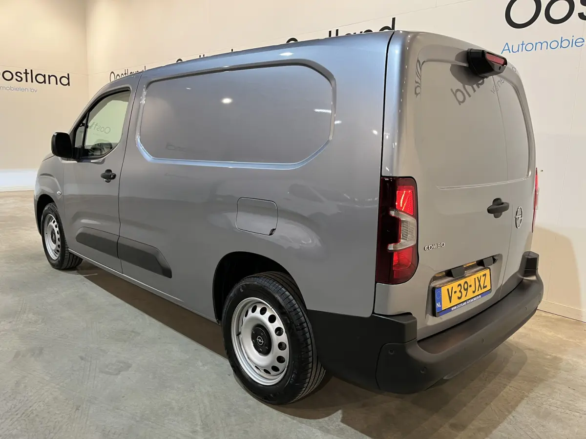 1.5 BlueHDi 100 S&S L2 / Euro 6 / Inrichting / Airco / CarPlay / Cruise Control / Camera / Navigatie / 3-Zits / 23.000 KM !!