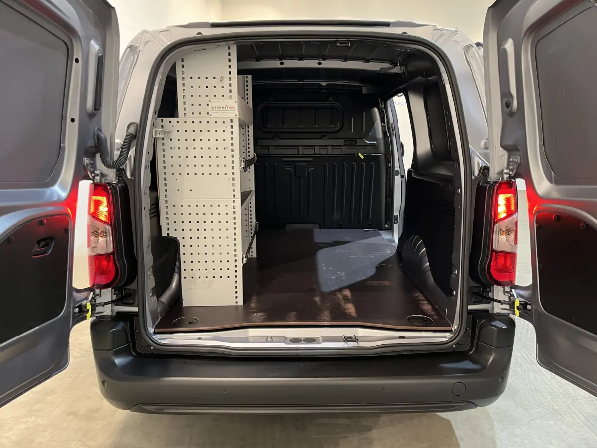 1.5 BlueHDi 100 S&S L2 / Euro 6 / Inrichting / Airco / CarPlay / Cruise Control / Camera / Navigatie / 3-Zits / 23.000 KM !!