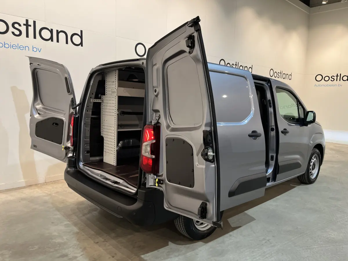 1.5 BlueHDi 100 S&S L2 / Euro 6 / Inrichting / Airco / CarPlay / Cruise Control / Camera / Navigatie / 3-Zits / 23.000 KM !!
