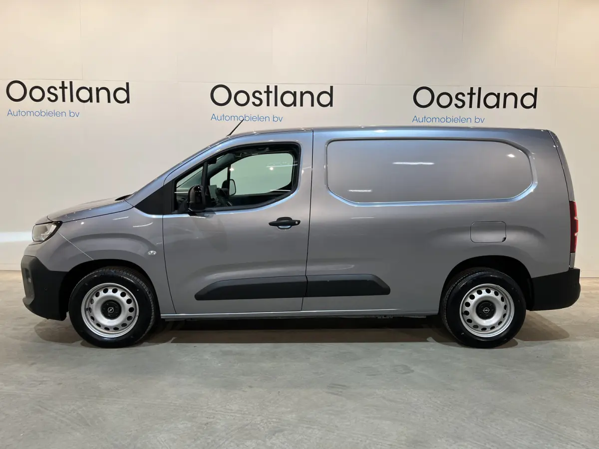 1.5 BlueHDi 100 S&S L2 / Euro 6 / Inrichting / Airco / CarPlay / Cruise Control / Camera / Navigatie / 3-Zits / 23.000 KM !!