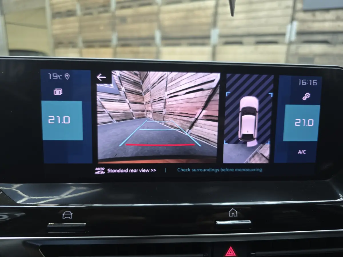 You 50 kWh Pano HUD PDC Leder Navi Camera LM SOH 90% 18"LM