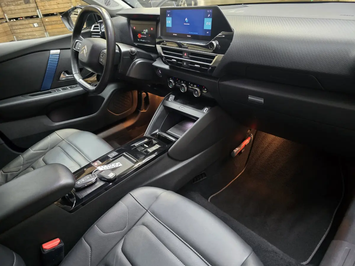 You 50 kWh Pano HUD PDC Leder Navi Camera LM SOH 90% 18"LM