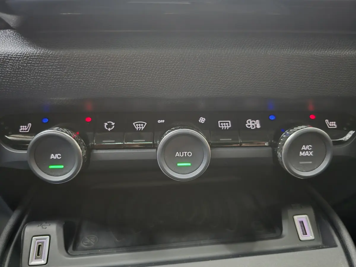 You 50 kWh Pano HUD PDC Leder Navi Camera LM SOH 90% 18"LM