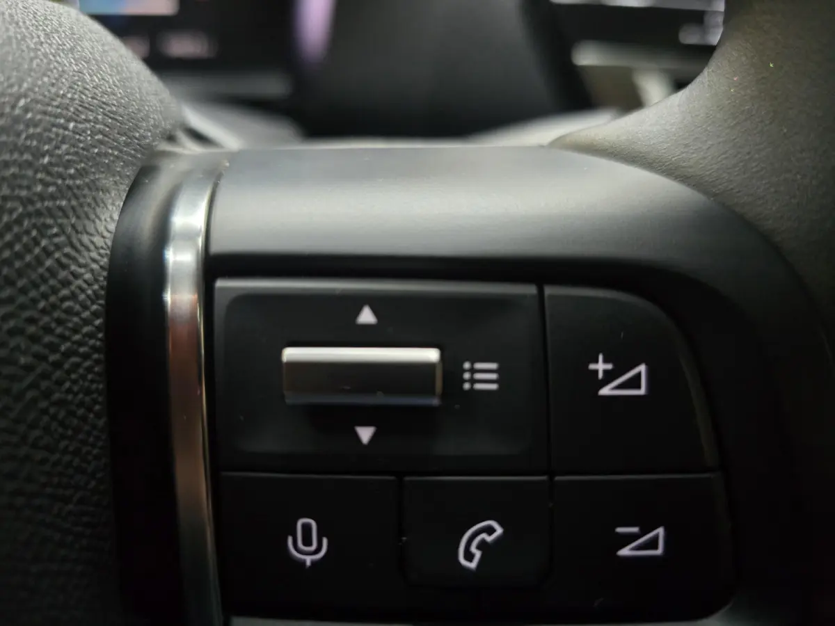 You 50 kWh Pano HUD PDC Leder Navi Camera LM SOH 90% 18"LM