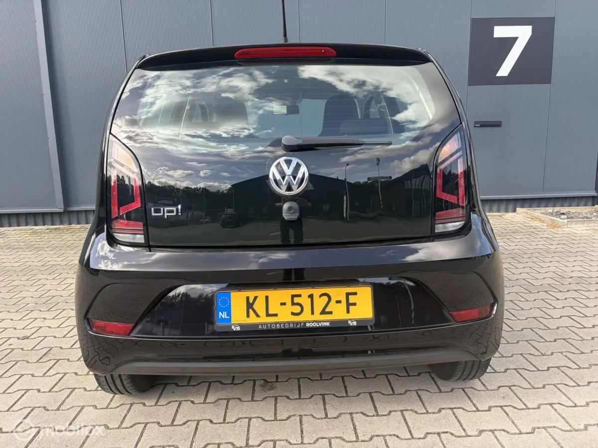 Up! 1.0 BMT move up! 5Drs Airco Navi Bluetooth