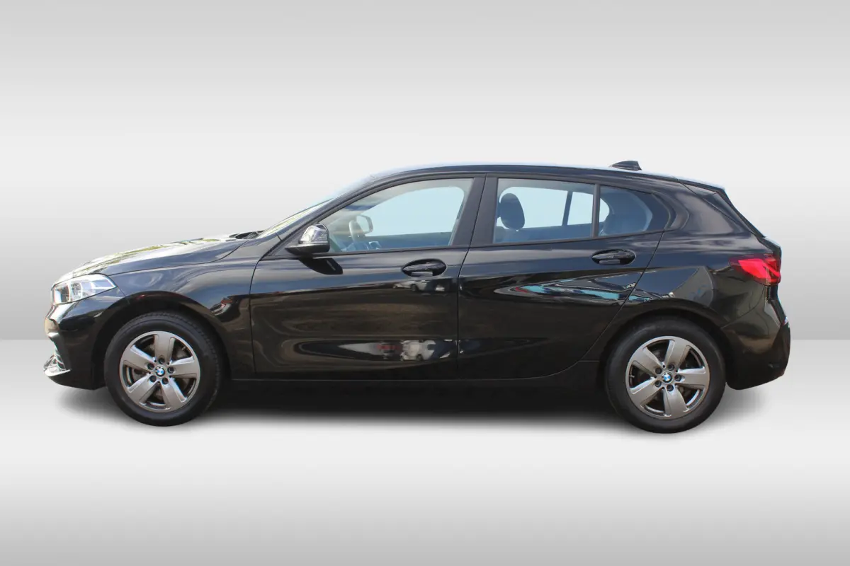 118i l Cruise control l PDC l Navi l DAB l Apple Carplay/ Android Auto