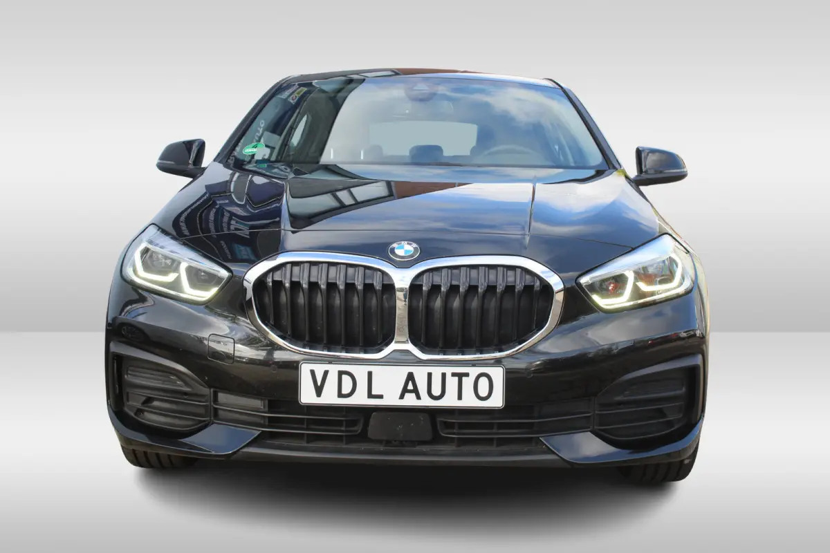 118i l Cruise control l PDC l Navi l DAB l Apple Carplay/ Android Auto