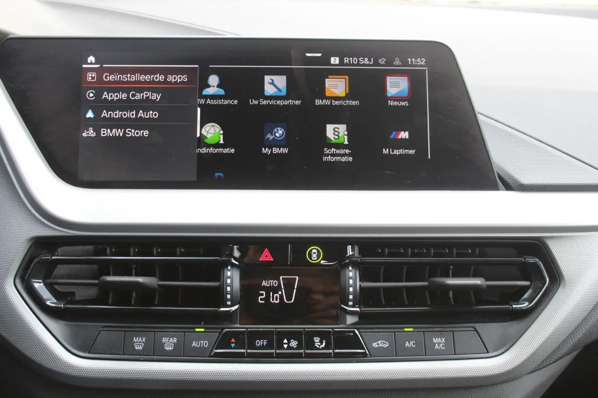 118i l Cruise control l PDC l Navi l DAB l Apple Carplay/ Android Auto