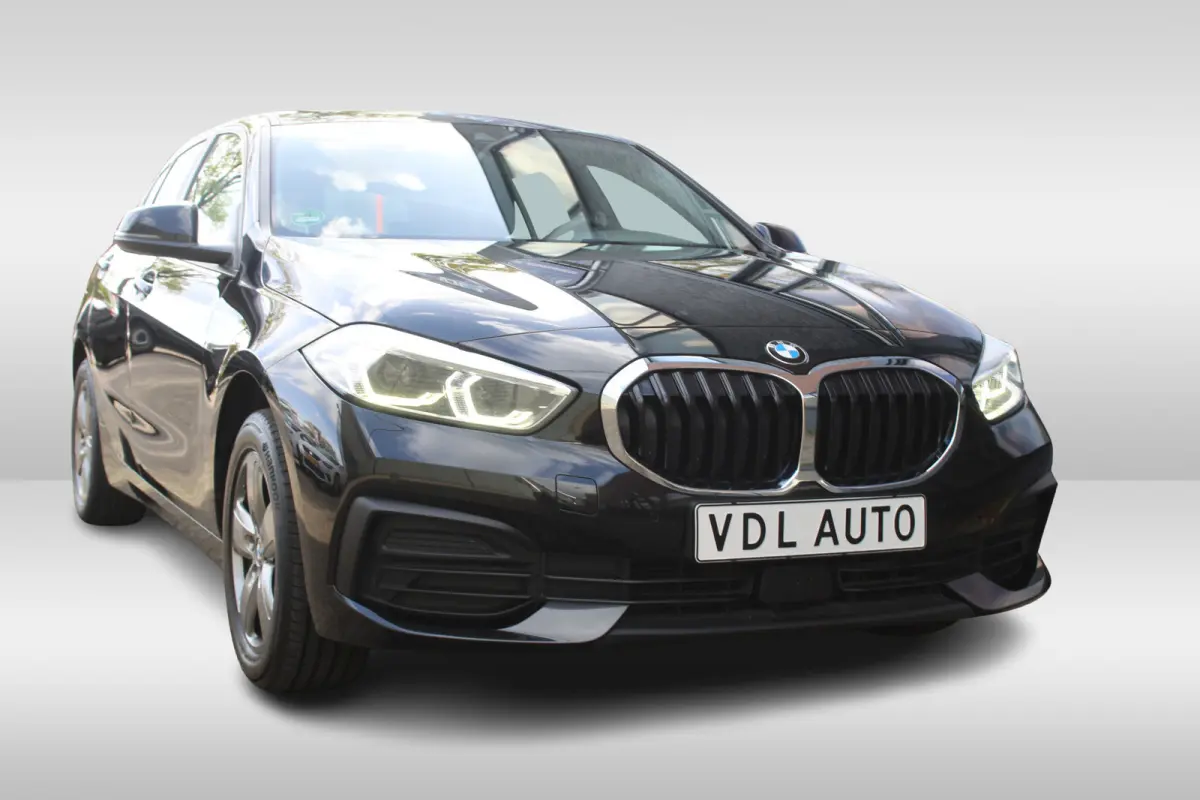 118i l Cruise control l PDC l Navi l DAB l Apple Carplay/ Android Auto