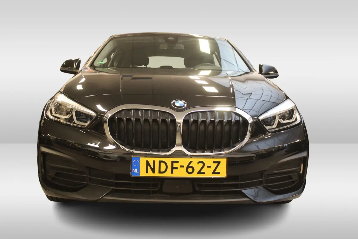 118i l Cruise Control l PDC l Navi l DAB l Apple Carplay/ Android Auto l Alarm