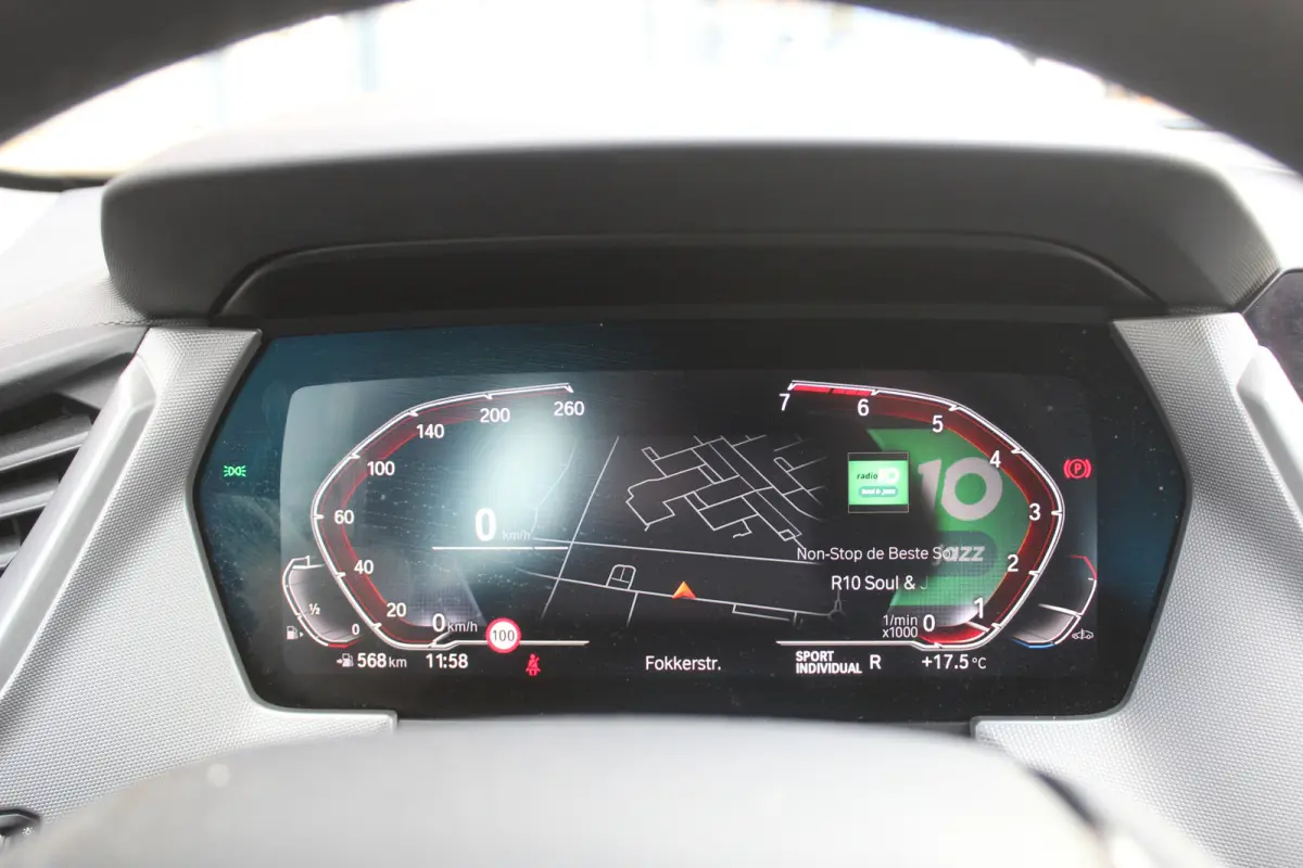 118i l Cruise control l PDC l Navi l DAB l Apple Carplay/ Android Auto