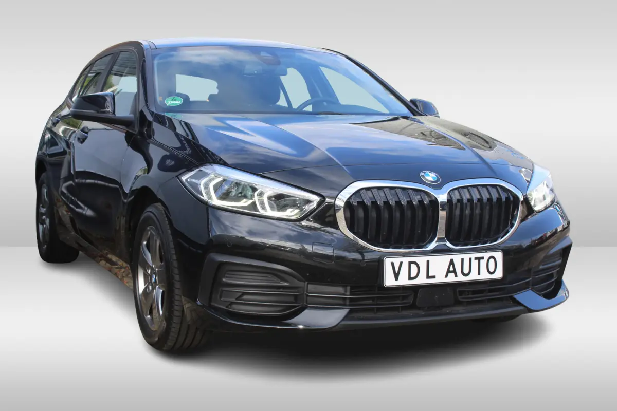 118i l Cruise control l PDC l Navi l DAB l Apple Carplay/ Android Auto