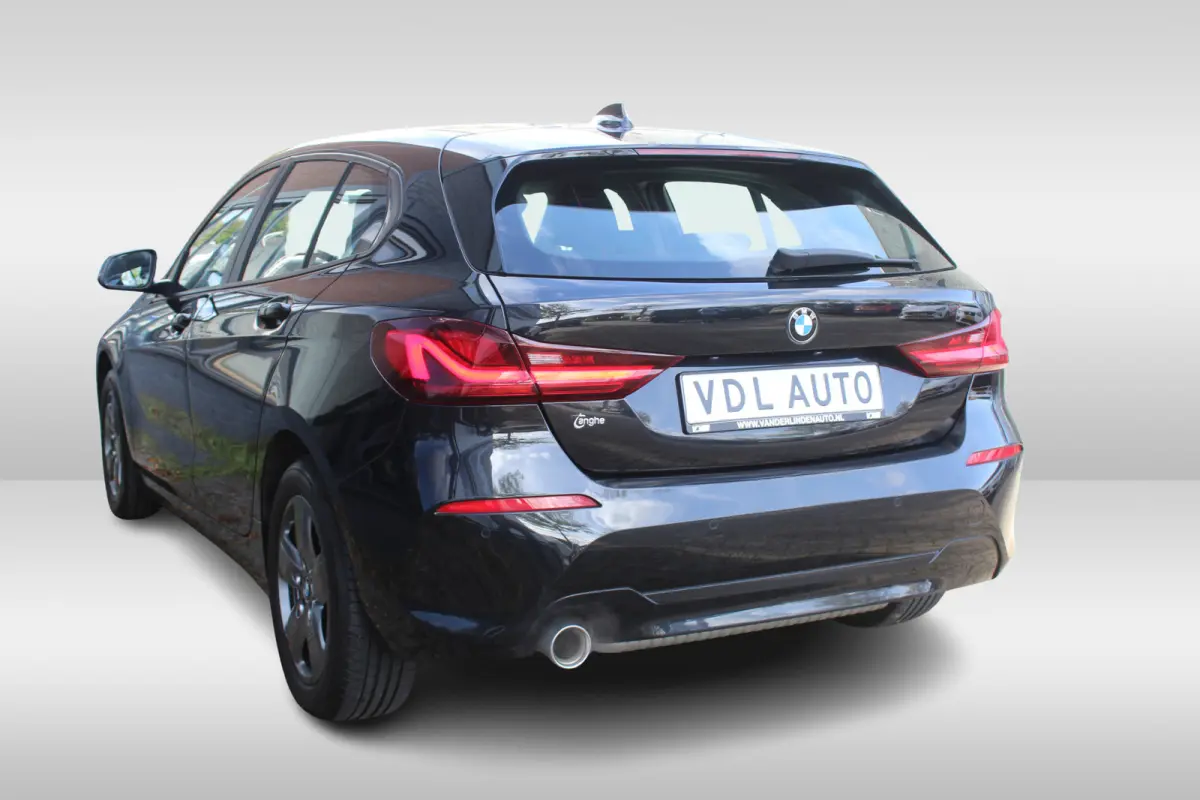 118i l Cruise control l PDC l Navi l DAB l Apple Carplay/ Android Auto