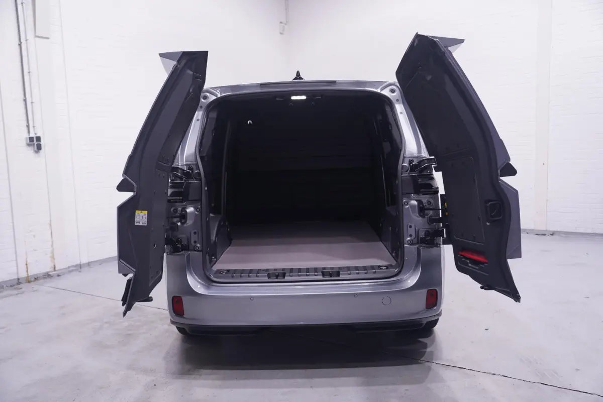 ID 79 kWh 286 pk Rijklare Prijs L1H1 Apple Carplay Camera, Trekhaak Wegklapbaar, LED, Koplampen, 3-Zits