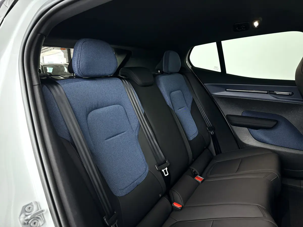 Single Motor Extended Range Plus 69 kWh | SOH 100% | Parkeercamera | Harman Kardon | Stoel- en stuurverwarming | Elektrische stoelen
