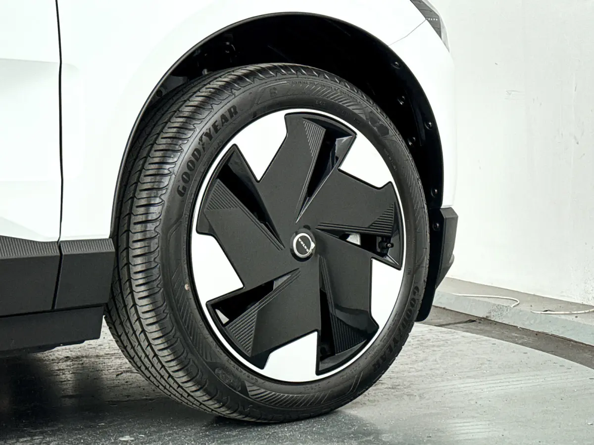 Single Motor Extended Range Plus 69 kWh | SOH 100% | Parkeercamera | Harman Kardon | Stoel- en stuurverwarming | Elektrische stoelen